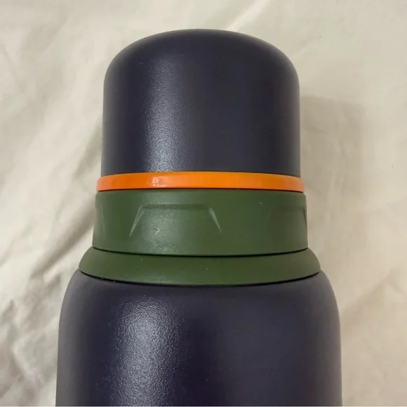 Stanley Outdoor Vacuum Bottle 1.1 quart/946ml - Picture 3 of 15